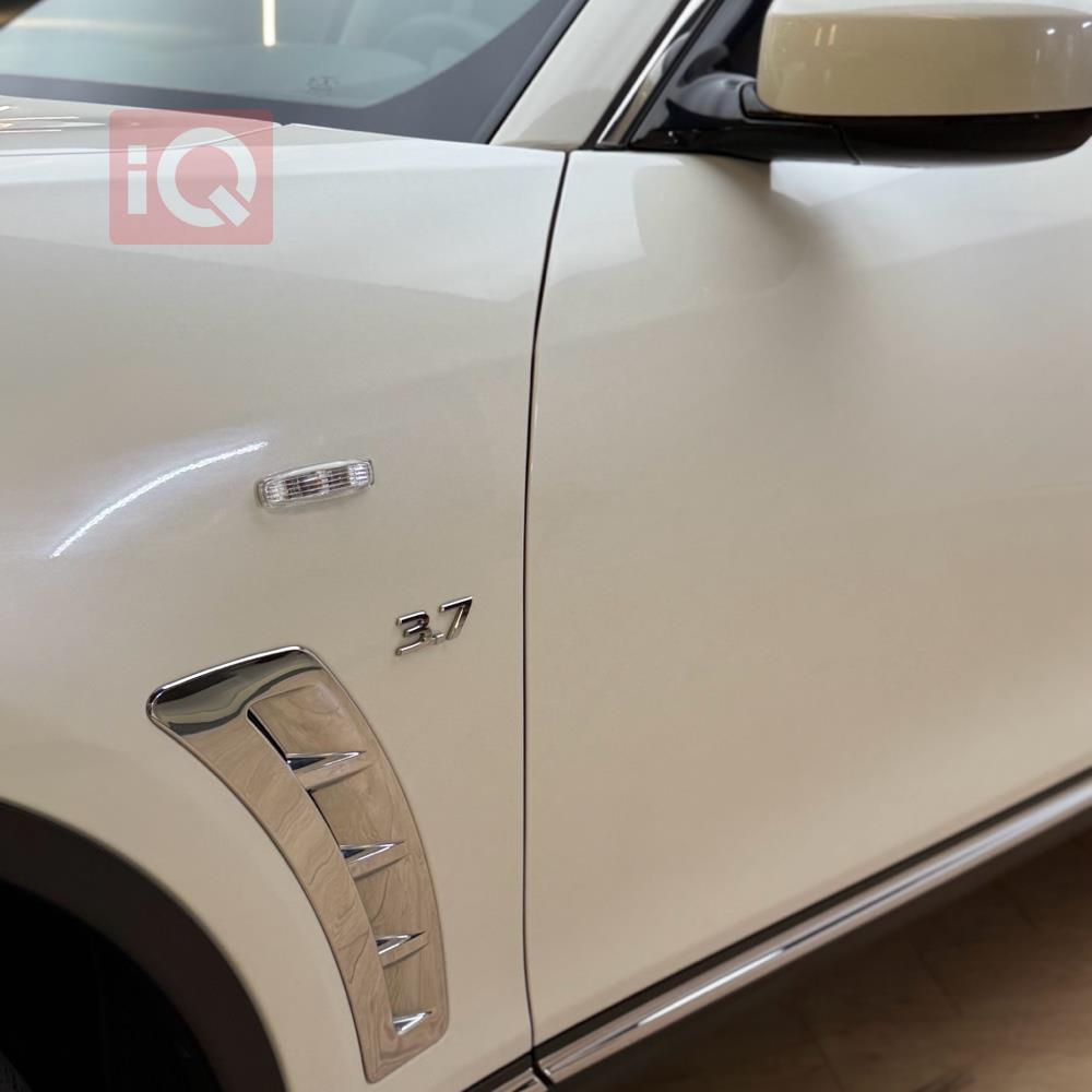 Infiniti QX70